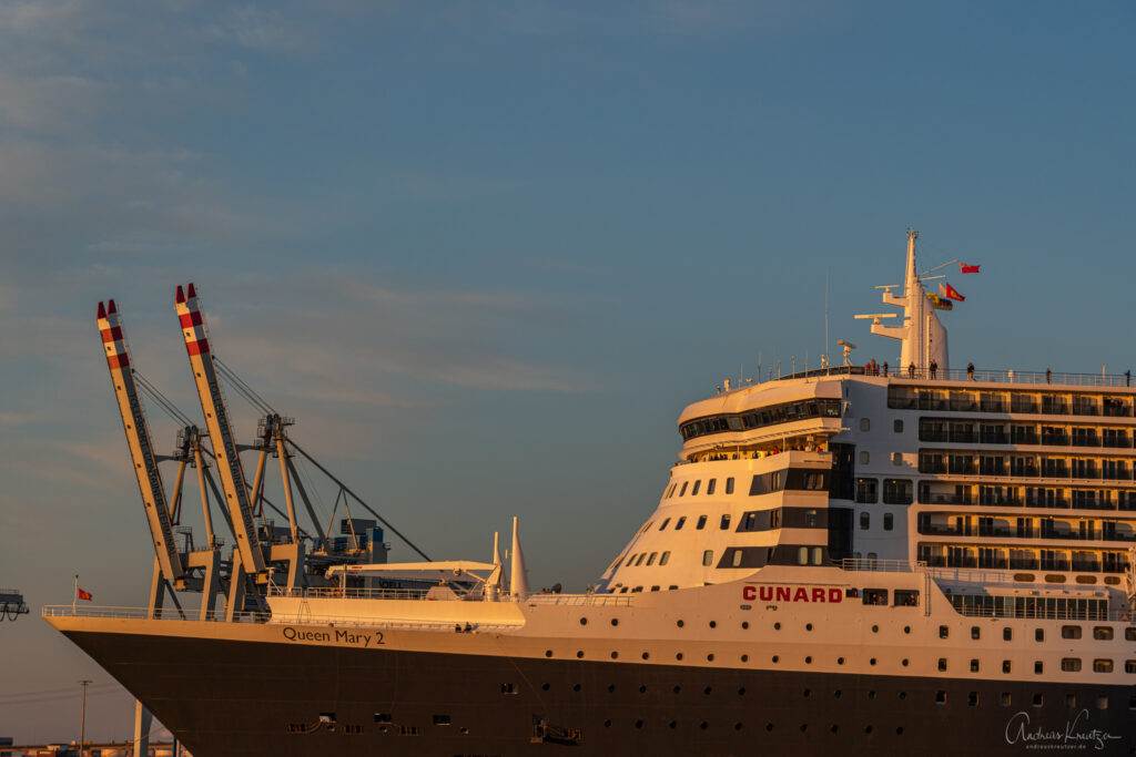 Queen Mary 2 in Hamburg am 09.05.2023