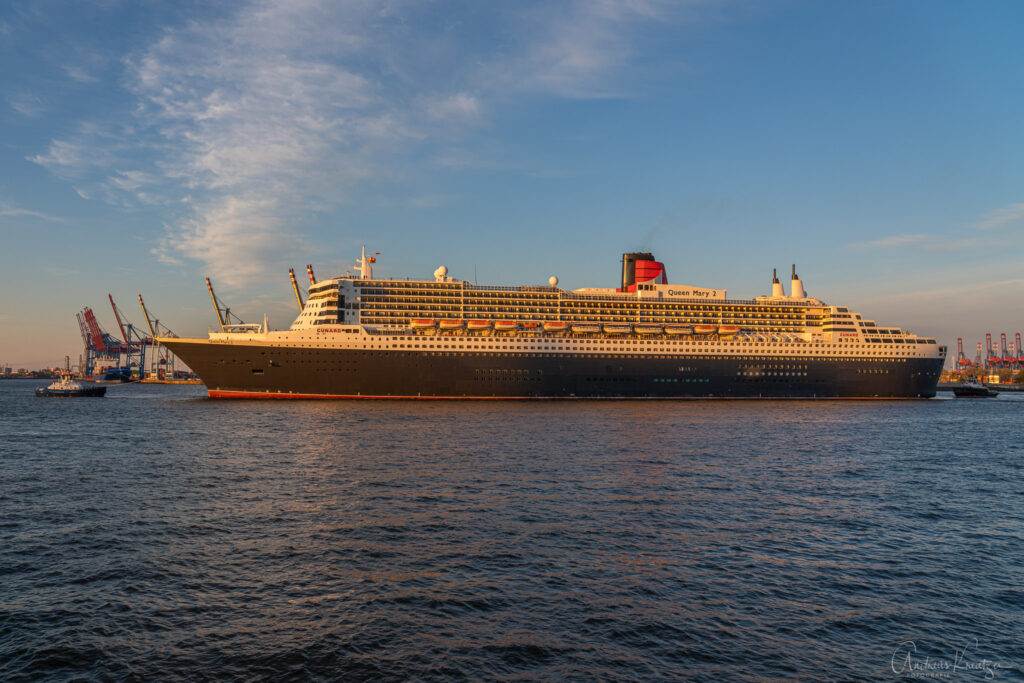 Queen Mary 2 in Hamburg am 09.05.2023