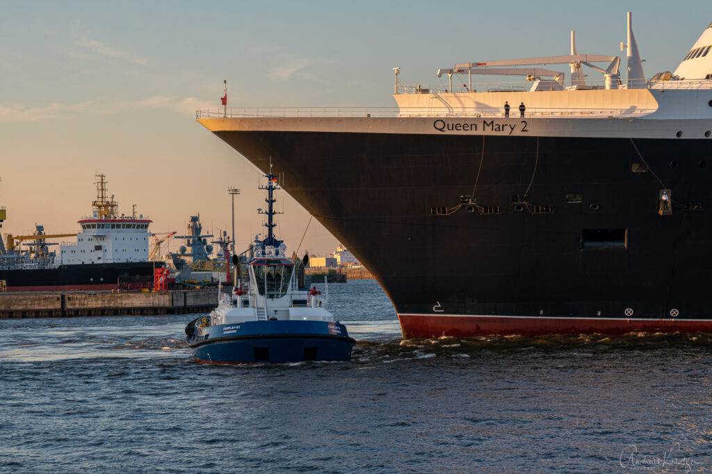 Queen Mary 2 in Hamburg am 09.05.2023