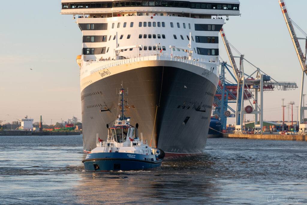 Queen Mary 2 in Hamburg am 09.05.2023