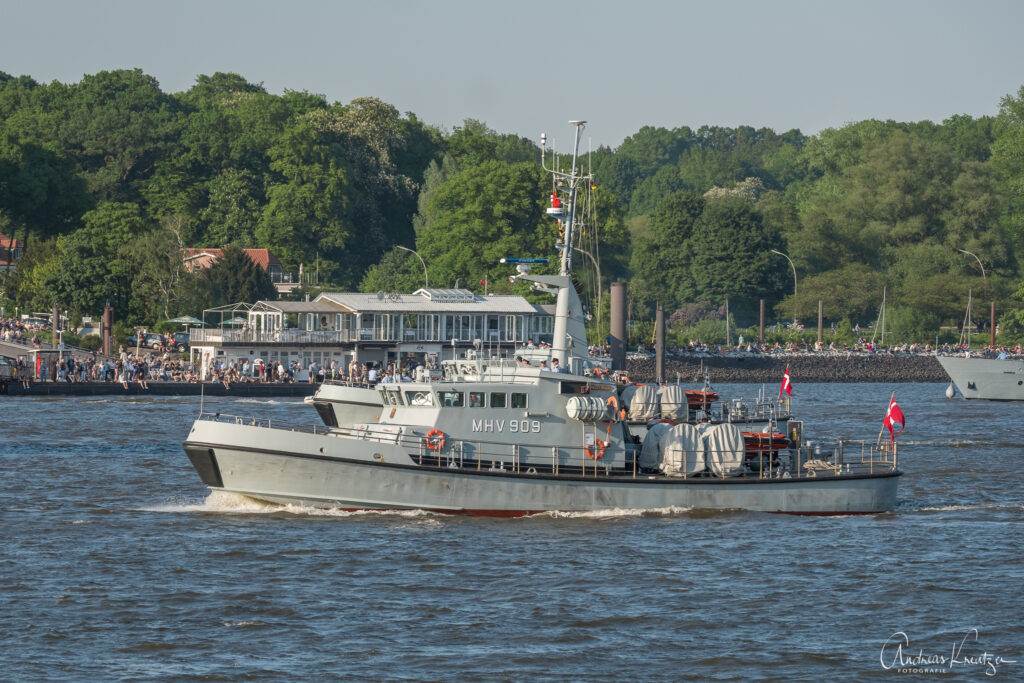 Auslaufparade beim 829. Hafengeburtstag