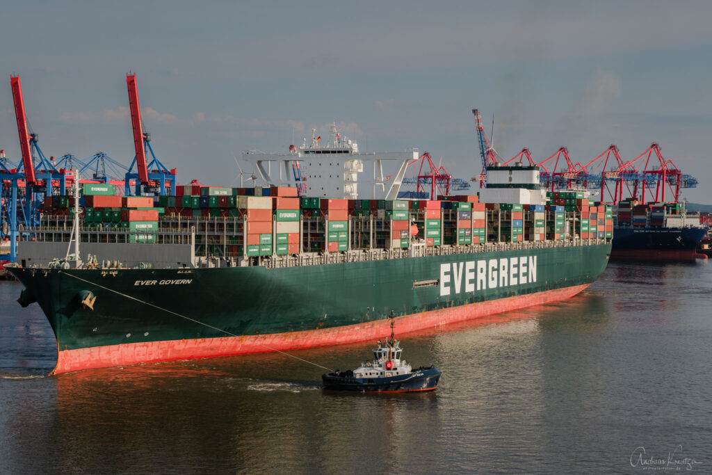 Containerschiff Ever Govern