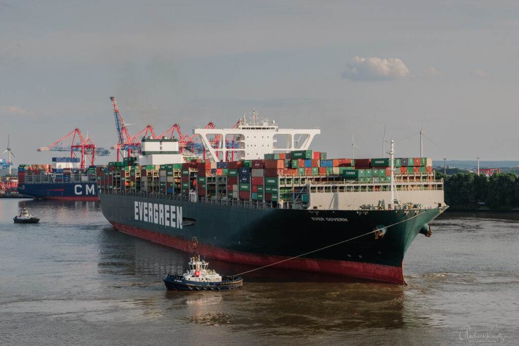 Containerschiff Ever Govern