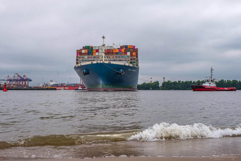 Containerschiff Mol Tribute