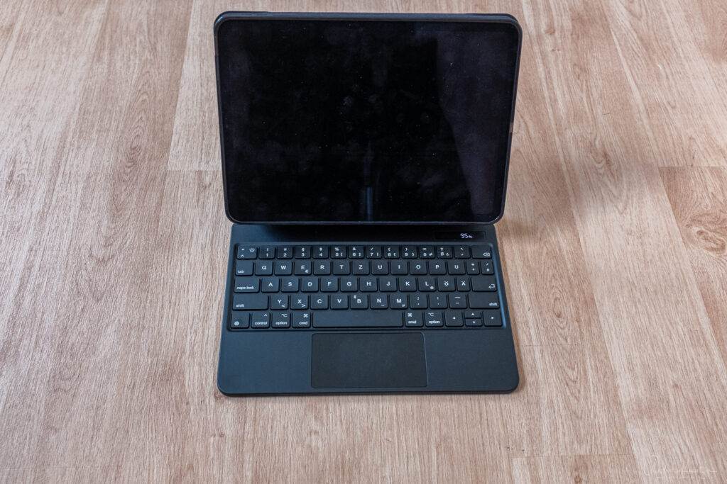 ESR Rebound 360 Magnetic Keyboard Case