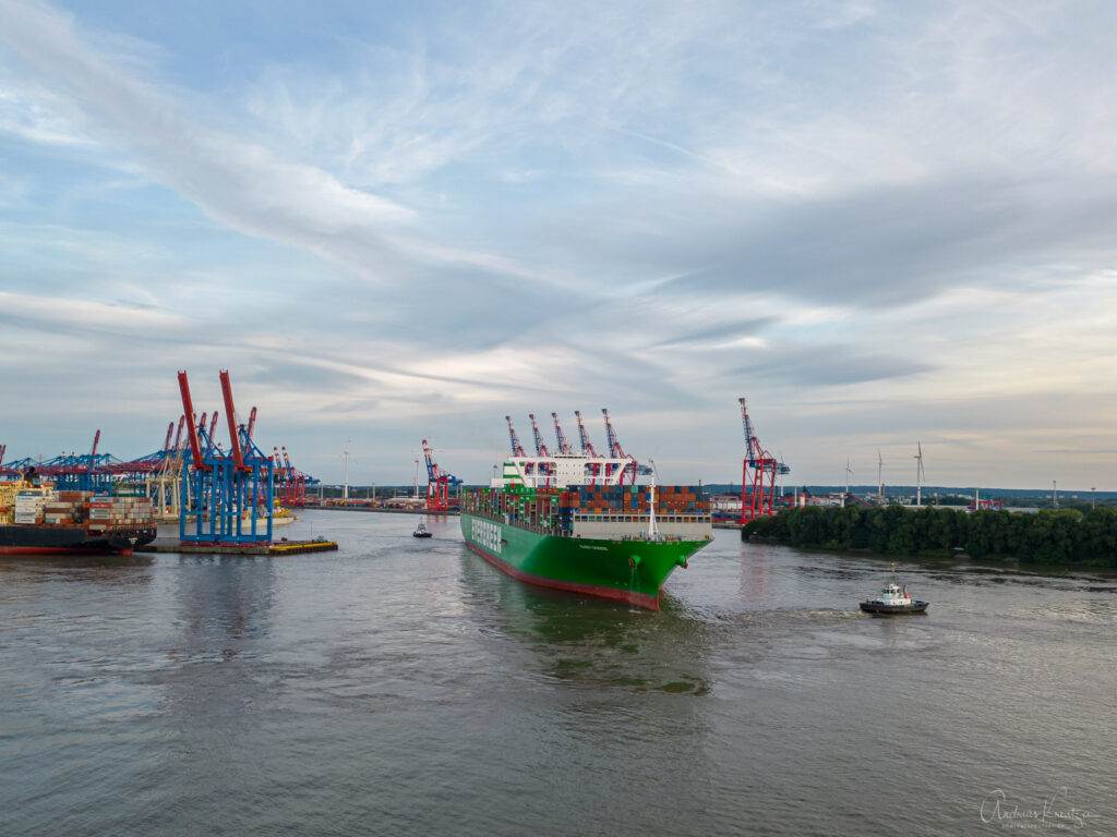 Containerschiff Ever Goods