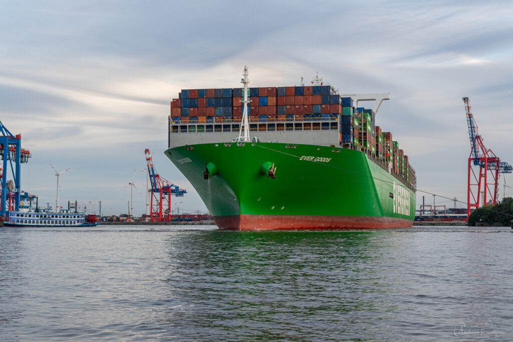 Containerschiff Ever Goods