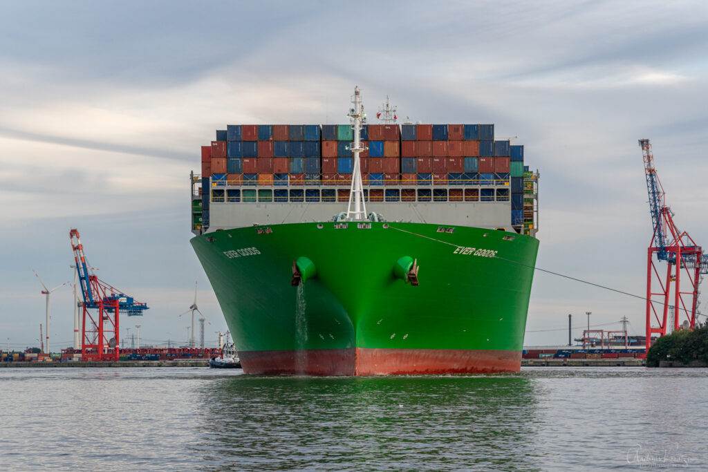 Containerschiff Ever Goods