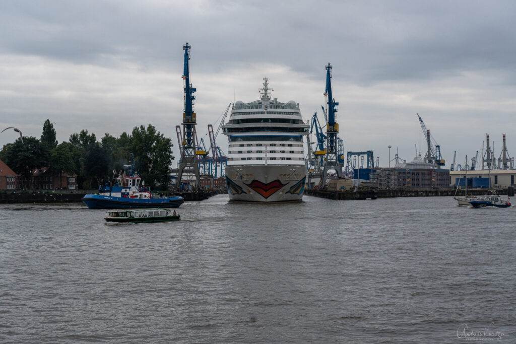AIDAsol beim Eindocken bei Blohm & Voss