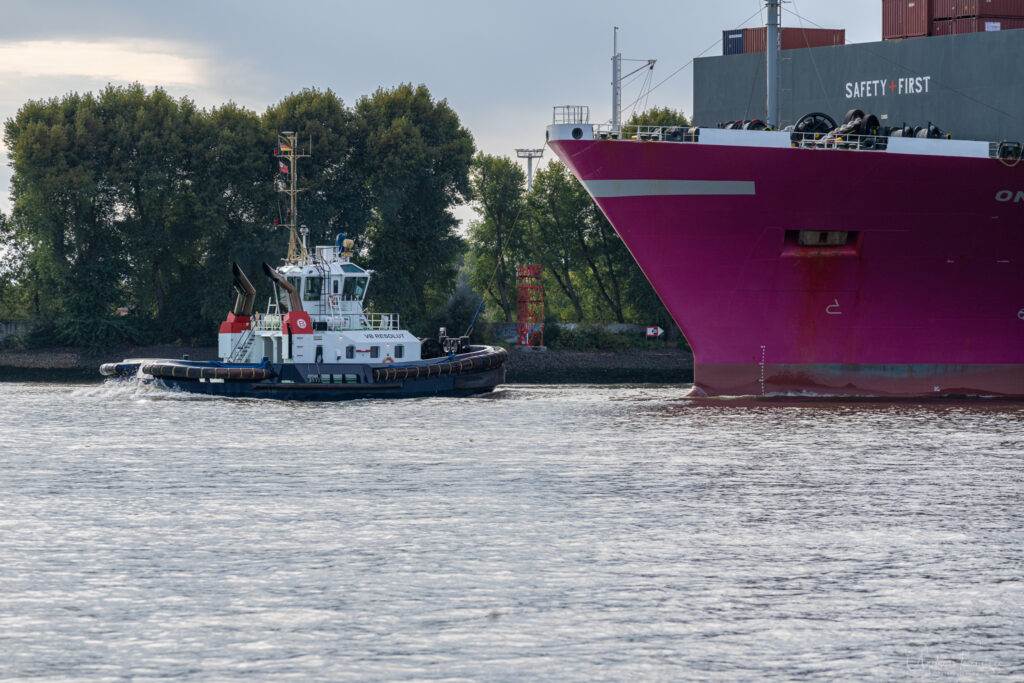 Containerschiff ONE Hanoi