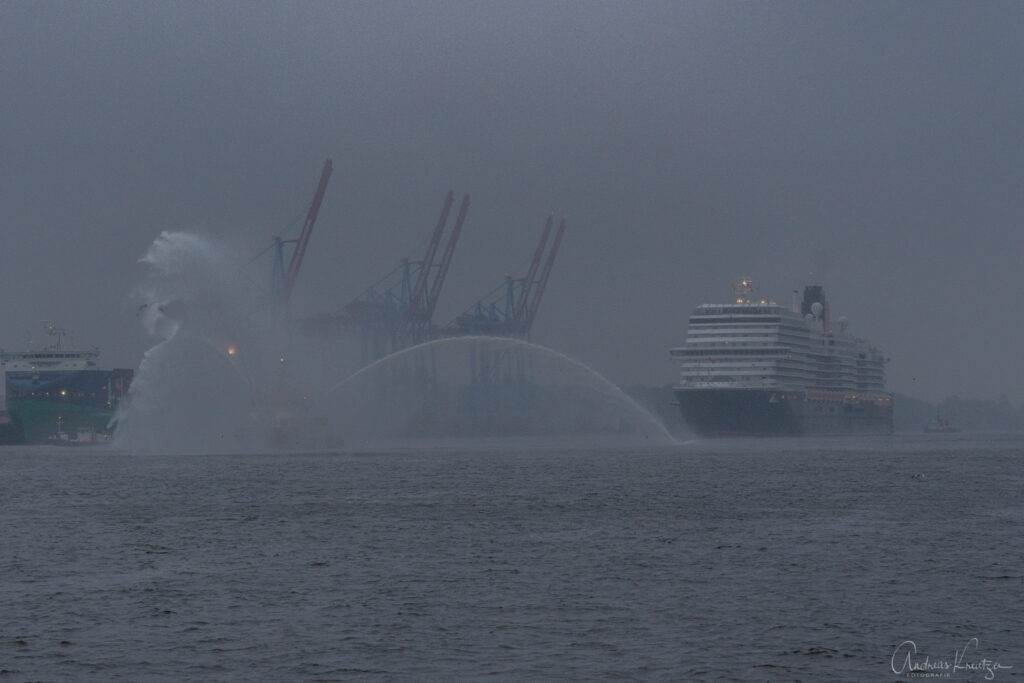 Queen Anne in Hamburg