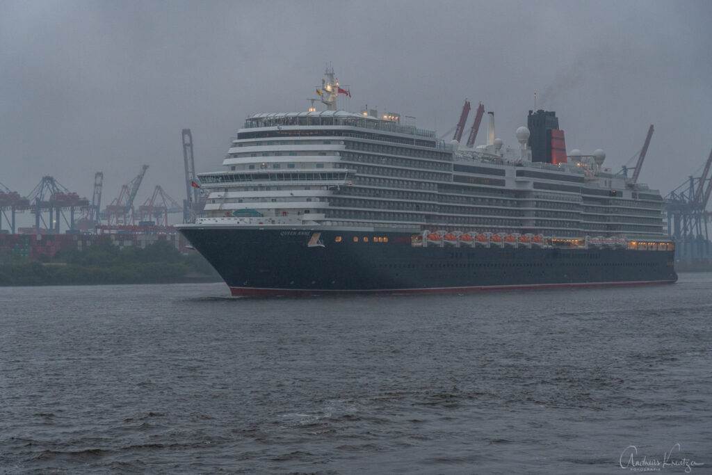 Queen Anne in Hamburg