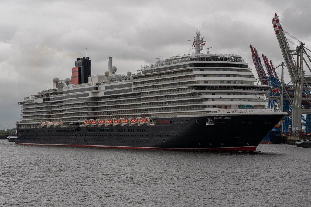 Queen Anne in Hamburg