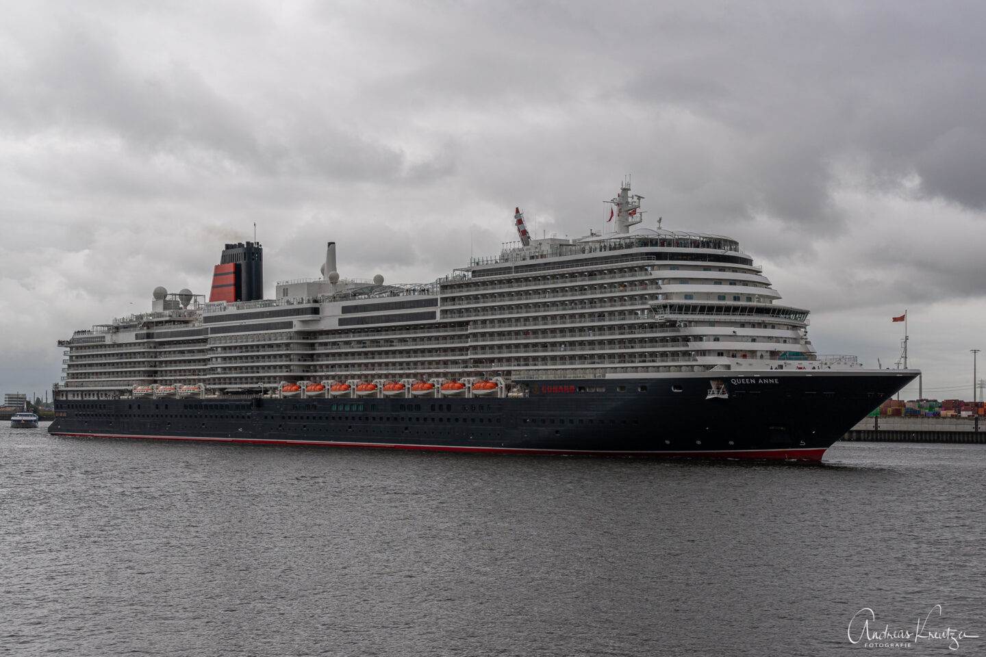 Queen Anne in Hamburg