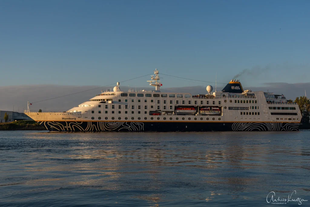 Kreuzfahrtschiff Hamburg in Hamburg