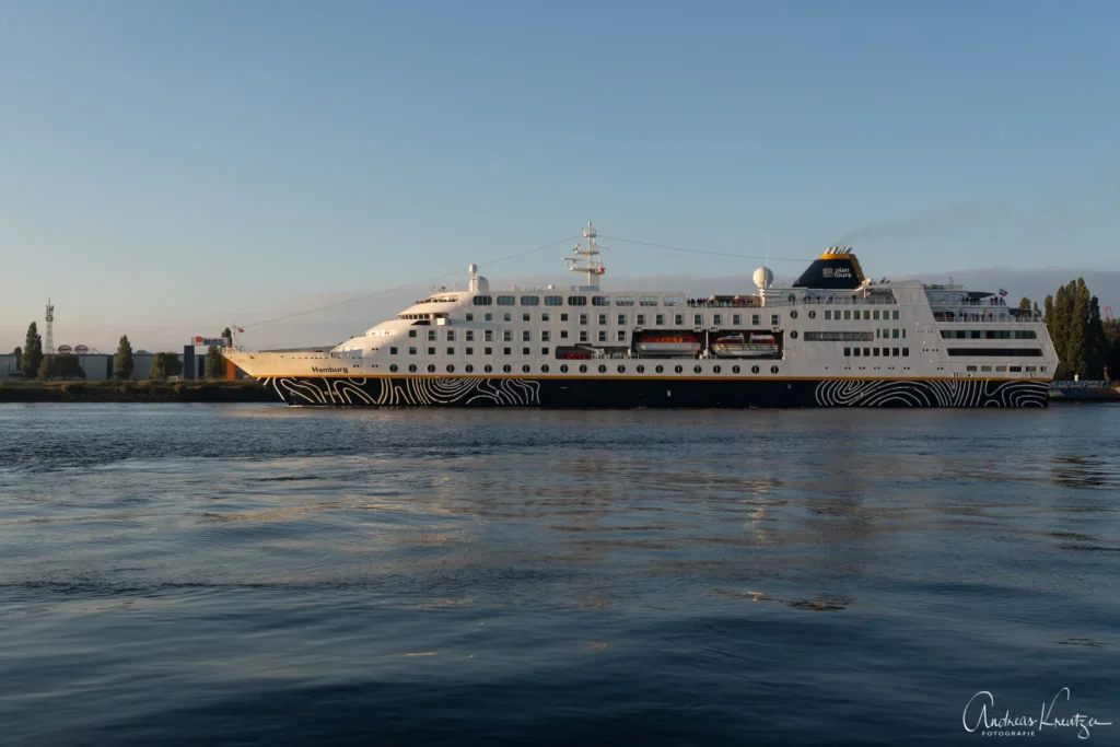 Kreuzfahrtschiff Hamburg in Hamburg