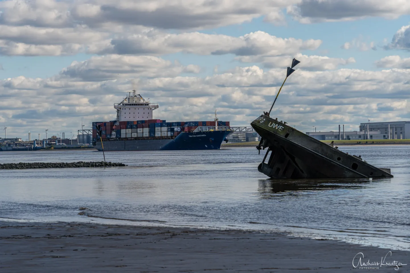Schiffswrack Uwe von Blankenese