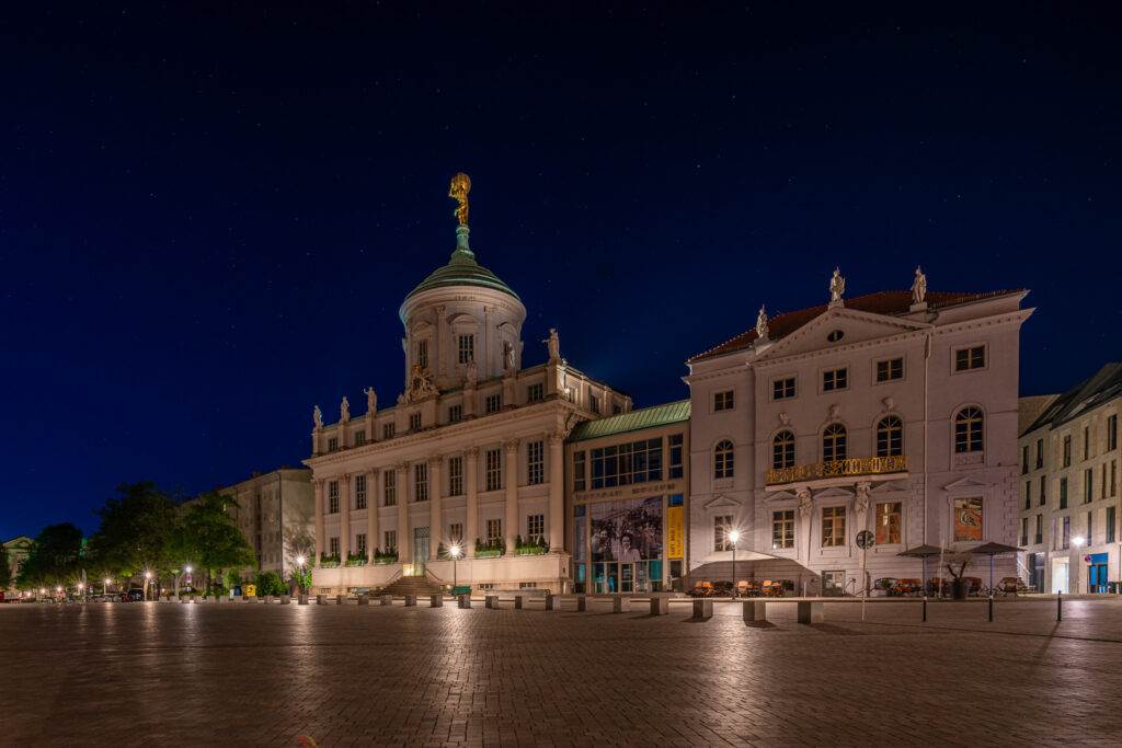 Altes Rathaus in Potsdam zur Blauen Stunde