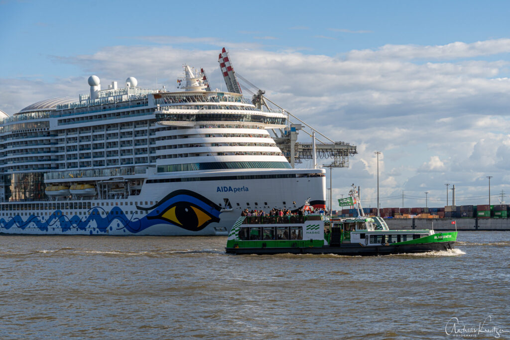 AIDAPerla in Hamburg