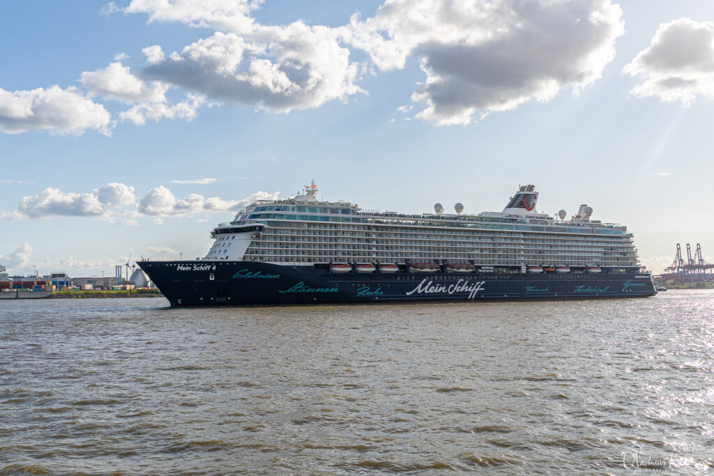 Mein Schiff 4 in Hamburg