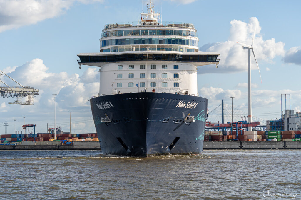 Mein Schiff 4 in Hamburg