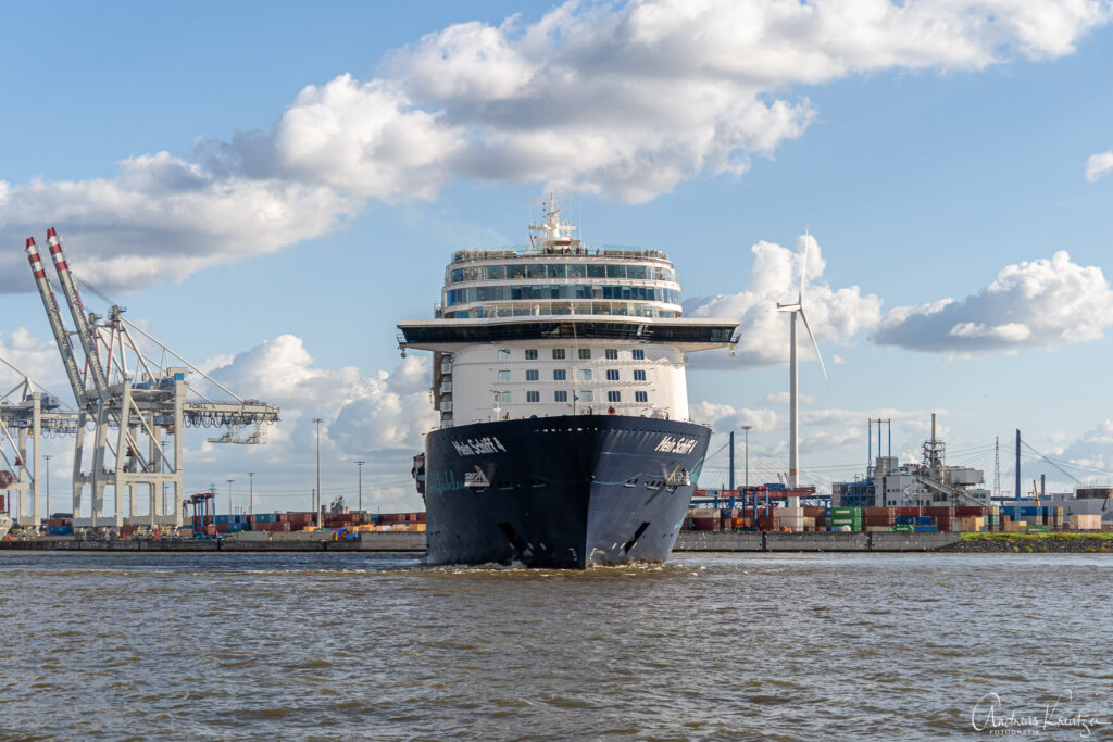 Mein Schiff 4 in Hamburg