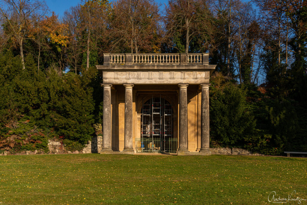 Grotte im Nordischen Garten